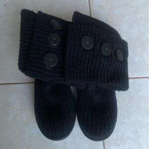 Ugg tall boots women size 7

Classic Cardy Boot